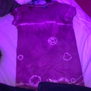  - As söt t-shirt från Kappahl? I storlek 158/164 men passar mig som har Xs/S! 