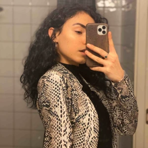  - Snake print blazer  Size 34 EU  Fits many occasions (party, evenings, meetings)  Spring wear and smooth material 