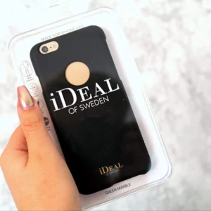  - Helt oanvänt ideal of sweden skal, det är bara provat men aldrig använt, till modell iPhone 6/6s 🌸 Orginalkartongen gick sönder, men kartongen på bilden följer med! 