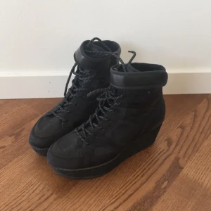  - Vagabond skor, bra skick, använd fåtal gånger. Tar swish