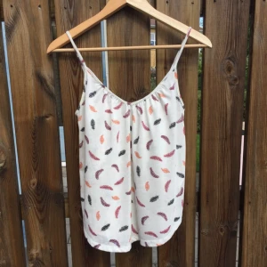  - Mitt favoritlinne! Hur fint är det inte till sommaren, men också till hösten med en mysig kofta? Passar XS-S. 🌿 