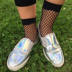  - Fishnetstrumpor är så snygga! Dessa är oanvända (förutom den gången på bilden) och frakten är inkluderad. Så klart är strumporna lika långa. Hör av er! 🌿