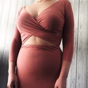  - Klänning från Nelly.com i rosa. Säljes för 100kr ink frakt.