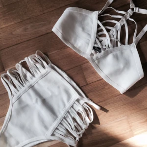  - Cool helt oanvänd bikini i strl S. Kan skickas.