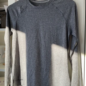 Träningströja - Grå träningströja!!
