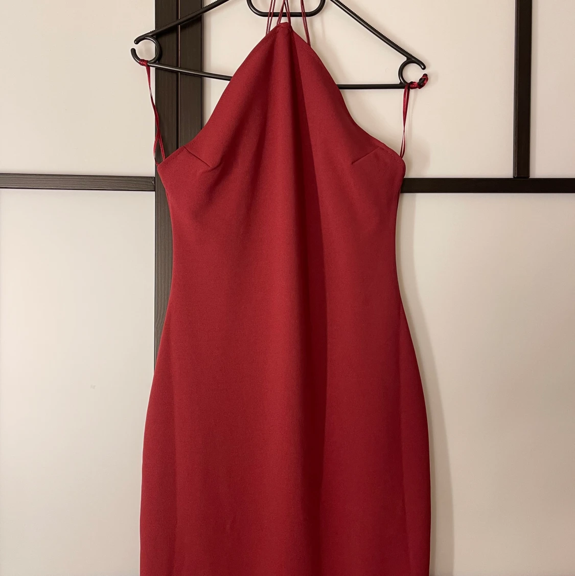 Röd klänning storlek M