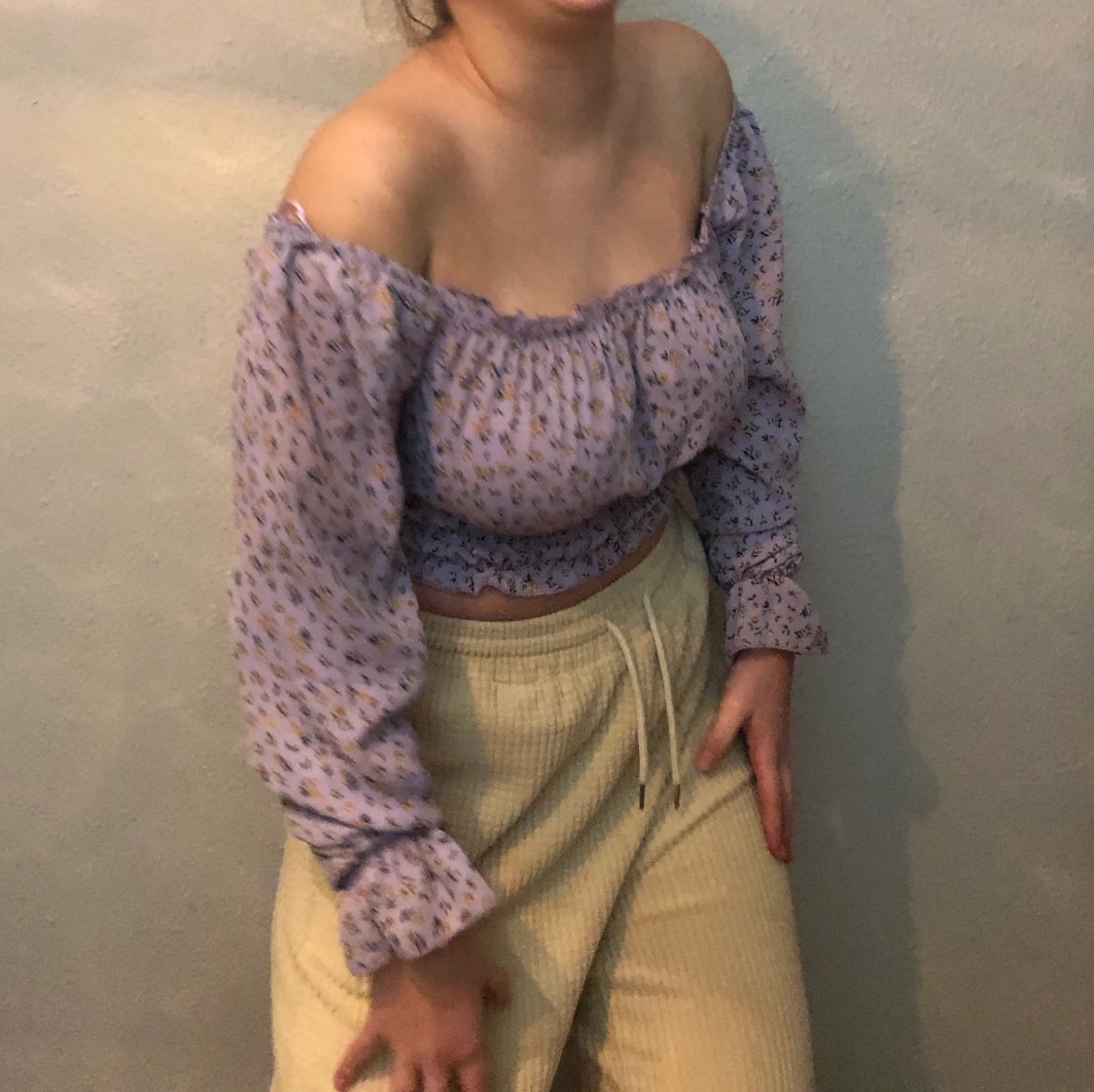 Söt off shoulder topp storlek S 