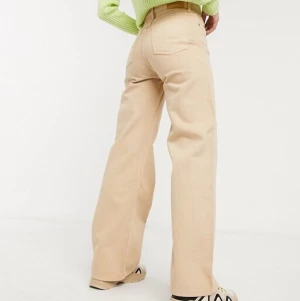 yoko - yoko jeans från monki i beiget💞 frakt tillkommer 