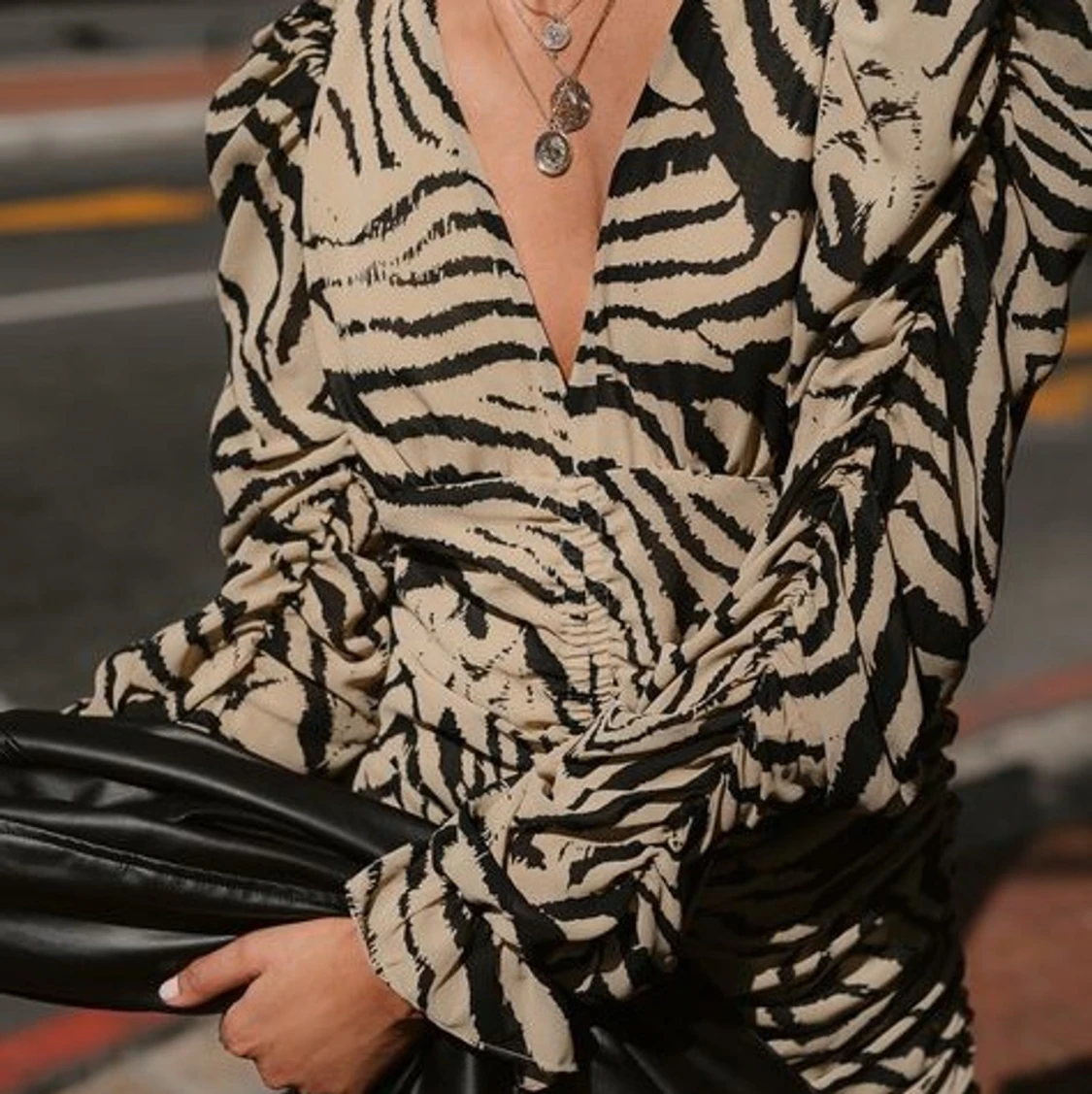 Klänning i animalprint - 90