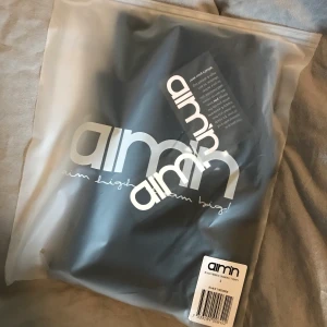 Aimn tights - Helt nya tights från Aimn, råkade få dubbelt av min beställning! Storlek S ❤️