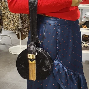 Valentine's söt par - Säljer min söta kläder och väska som min sister köpte för mig I USA och tog bilden annan hon köpte. De är jätte mysig och användade 2 dager. Dem är mycket trending och unik. Man kan köpa vad hon vill  eller bara köpa en.kjol är utsåld .Bud vad ni kan ge om vad ni ska ha eller allt.