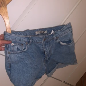 Shorts - Ljus blåa short. Osäker med storleken men skulle säga storlek s. 