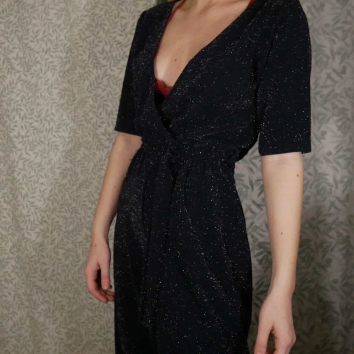 Glittrig byxdress SisterS