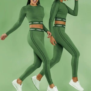 Stronger - Säljer detta settet från stronger då det är  för stort för mig. Tröjan är i M och byxorna i S. Använda 2 gånger för länge sen. Väldigt fint skick!