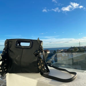 Maje väska  - Säljer nu min coola maje väska! Unik upplaga utav denna design. Endast använd ett fåtal gånger 