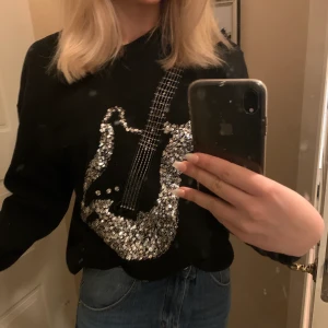 Other stories tröja strl s - Säljer denna fina tröja från other stories!! Först till kvarn🥰🥰🥰🥰👊😍 strl s