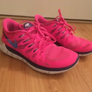  - Nike freerun 5.0
Supersköna men jag har knappt använt dem!