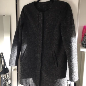  - Kappa från Only/Nelly i storlek S 
Endas använd en säsong 