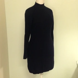  - Kort marinblå klänning i ull, Kellerman, vintage. Kan skickas.