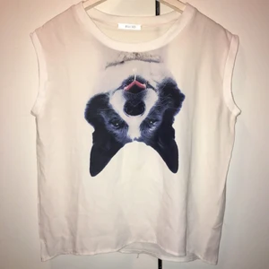  - 🐶💕Hundhuvud linne. Tunt tyg material. Bra för sommar.
Frakt 50kr.
Swish eller mötas upp i Strängnäs.