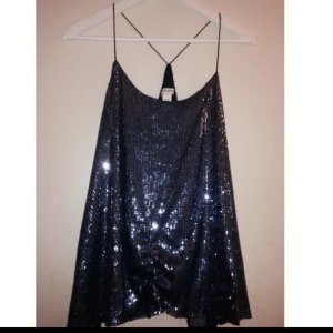  - Paljett linne från New York! Knappt använt 