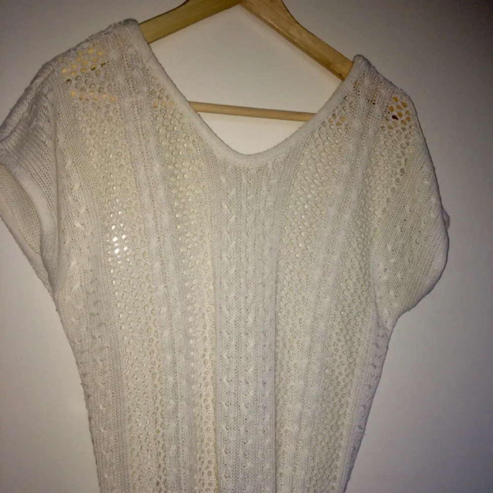 Used knitted (mesh) top. Stickat.