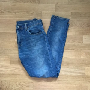  - Levi's jeans i storlek W31 L32 520