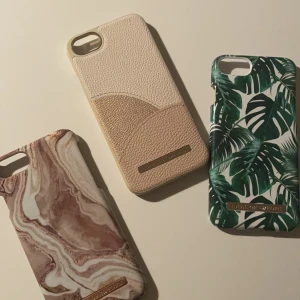 Mobilskal  - Säljer dessa 3 mobilskalen från Ideal of Sweden! De passar iPhone 6,7 eller 8❤️Köp separat för 25 kr eller alla för 50 kr! Priset är exklusive frakt:)