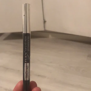 ISADORA FLEX TIP EYELINER BLACK - Helt ny oanvänd svart eyeliner med plasten kvar.       Värde 135 kronor. 