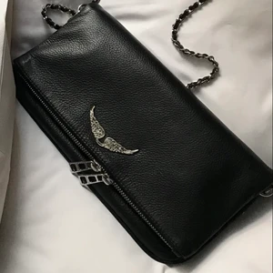 Zadig Voltaire väska. - Jätte fin Zadig väska som är sparsamt använd. Väldigt gott skick. Finns mer bilder om så skulle önskas.