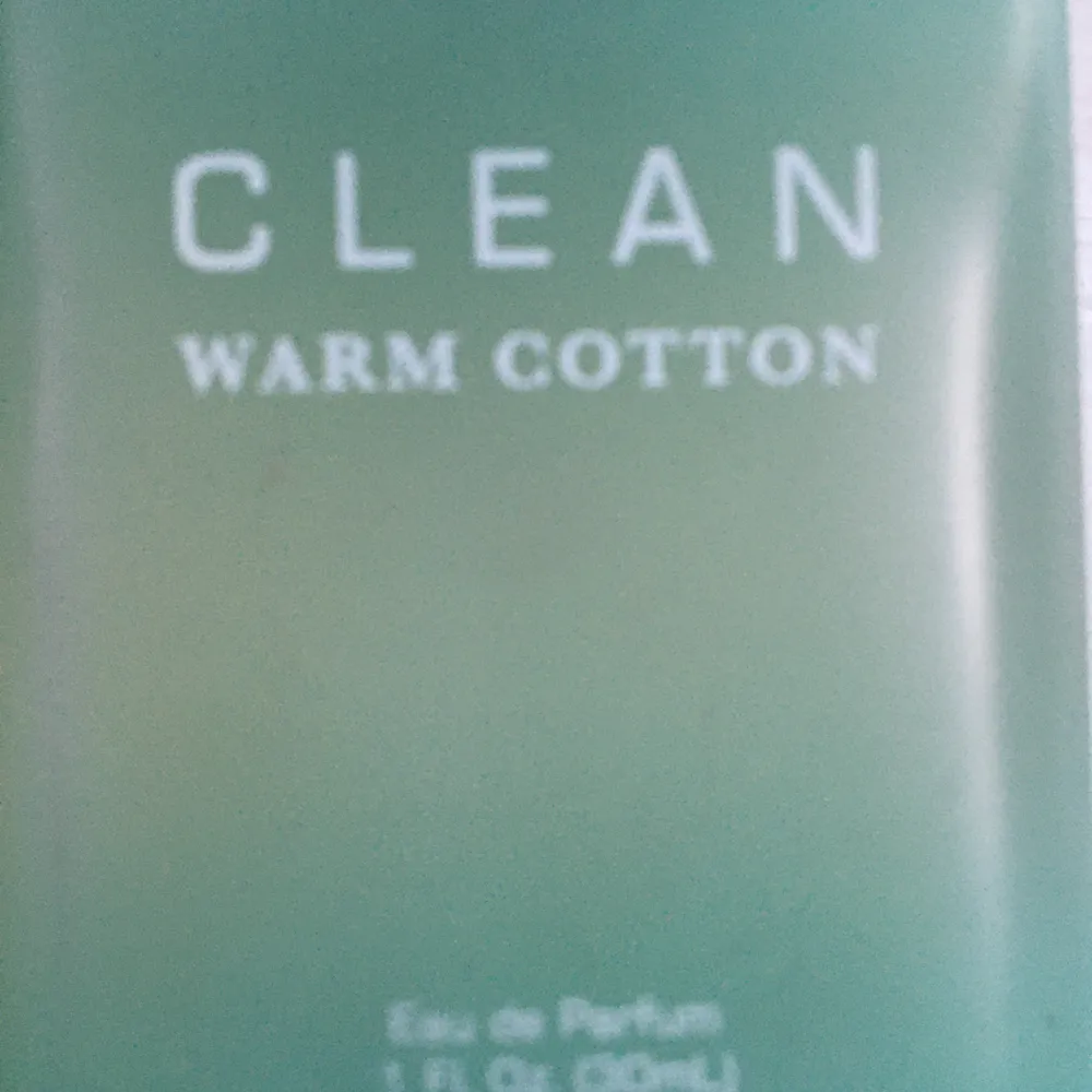 En nästan oanvänd clean parfym, säljer på grund av inte min doft❤️det är 30ML . Övrigt.