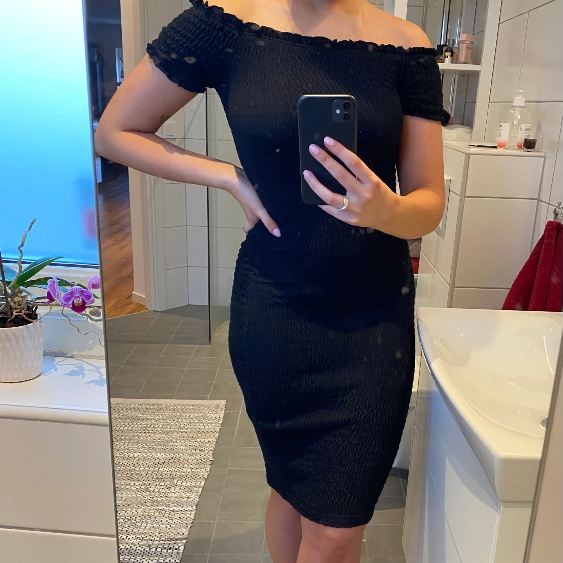 Svart ribbad klänning