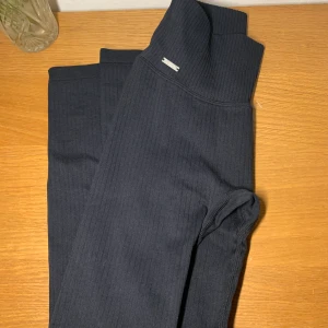 Aimn träningstights  - Sömlösa träningstights, nypris 600kr. Oanvända kan skickas mot fraktkostnad 🚚