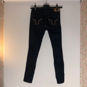 Hollister jeans  - Super skinny jeans från Hollister. Storlek W25-L29