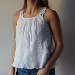 Vitt linne - Vitt linne från Lager 157. Storlek XS. Nypris: 149kr