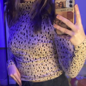 Turtle neck tröja - Jätte skön turke neck tröja från monki. Inte använt och köparen står för frakt❤️❤️🥰