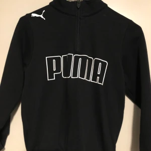 Tröja barn storlek 128 Använda bara en gång!! 99%  - Storlek 128