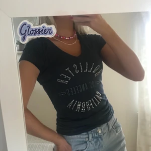 T-shirt - Hollister t-shirt med tryck. 90kr + frakt!