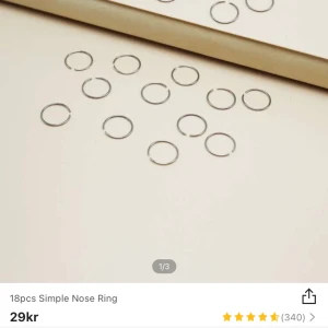 Näsringar/örhänge  - Köptes på SHEIN men tyckte de var för små för min näsa. Därav saknas en. Kan användas som örhängen också. 15kr för alla 