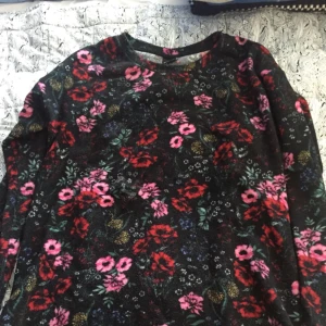  - Tröja från Gina tricot 