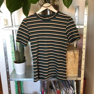  - Guldtrådar i. Blandmaterial.