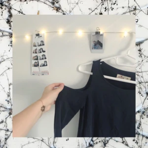  - Skön topp från Hollister utan axlar!