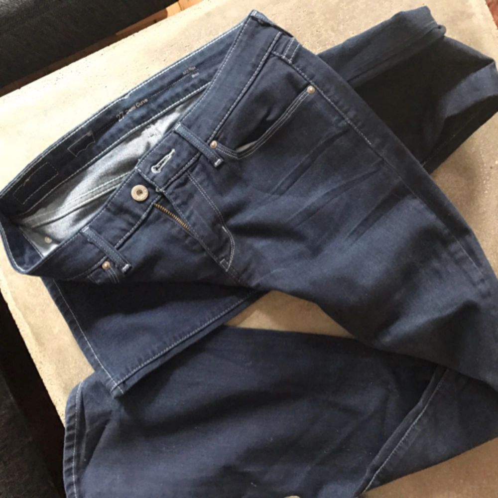 Bootcut jeans från Levis. Midwaist. W27/L32. Jeans & Byxor.