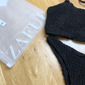  - Helt ny bikini från Zaful i storlek S, säljes pga dubbelköp. Aldrig använd/testad då jag fick 2 st. Köpare står för fraktkostnaden🌺