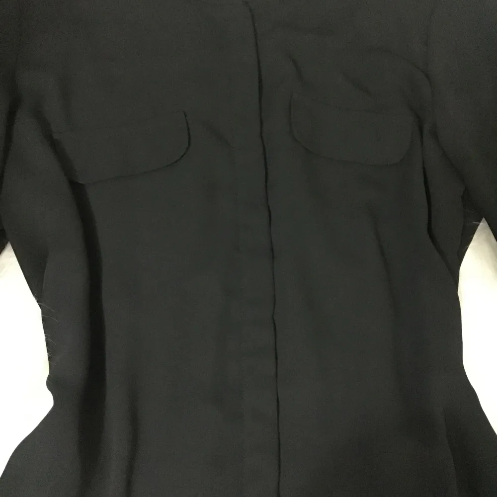 nya skjorta svart färg sltk s för 50kr rågsved eller frakt 20kr. Skjortor.