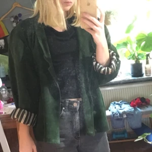  - Superfin grön mockajacka i 80-tals stuk Fraktar gärna men du betalar