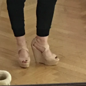  - Beige heels