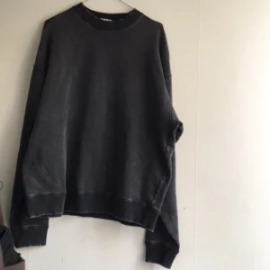  - Tröja från weekday