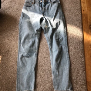 Monki jeans - Mom jeans som passar lite större s, passar mig som har s 