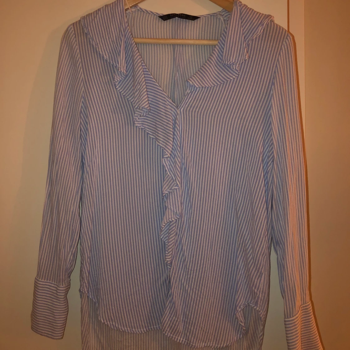 Blus med volanger, zara - 90